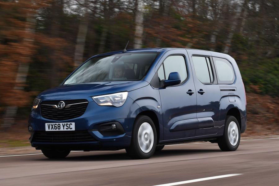  Vauxhall Combo Life XL 2018 года  (фото 10 из 27)